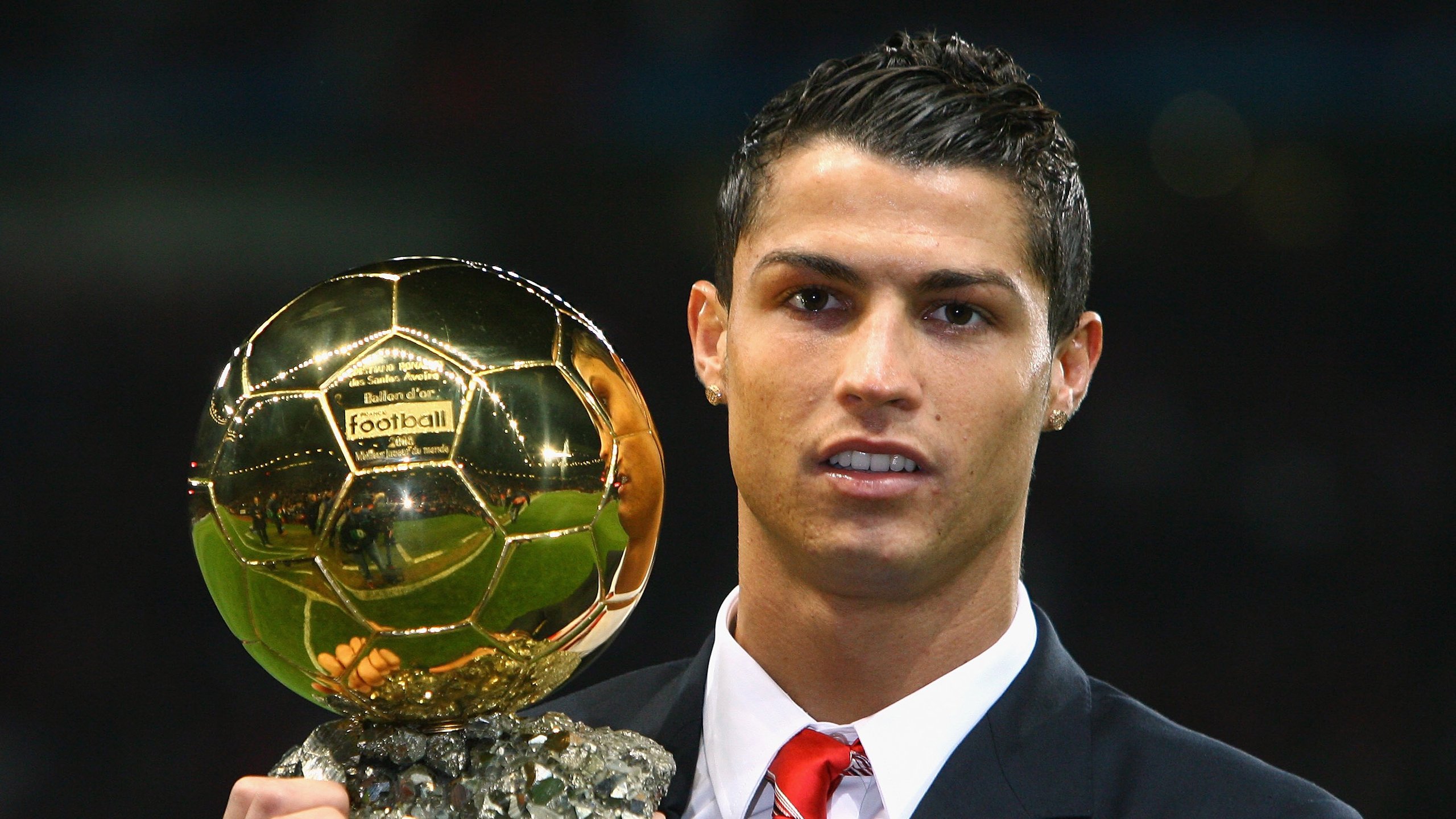 转会传闻:某英超豪门与意甲神锋擦出火花,英超西甲意甲